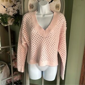 Women’s UNIVERSAL THREAD Fishnet Open Knit Sweater V-Neck Light Pink Size M